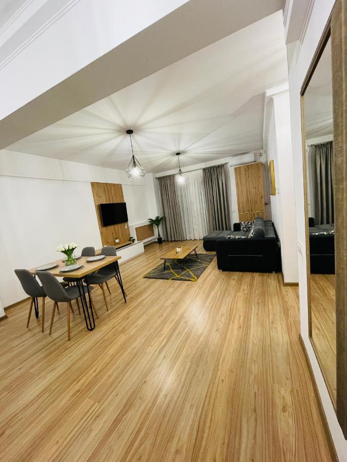 Royal Moonlight Apartment มามายา ภายนอก รูปภาพ