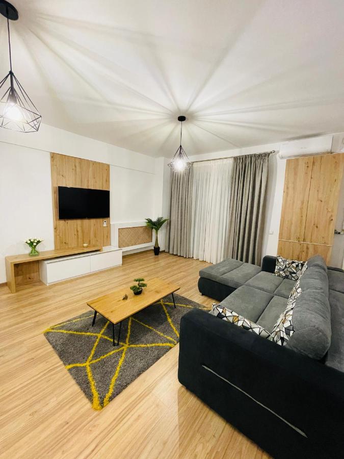Royal Moonlight Apartment มามายา ภายนอก รูปภาพ
