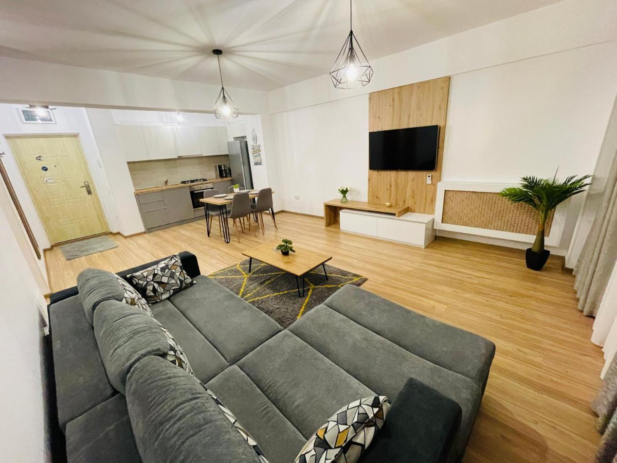 Royal Moonlight Apartment มามายา ภายนอก รูปภาพ